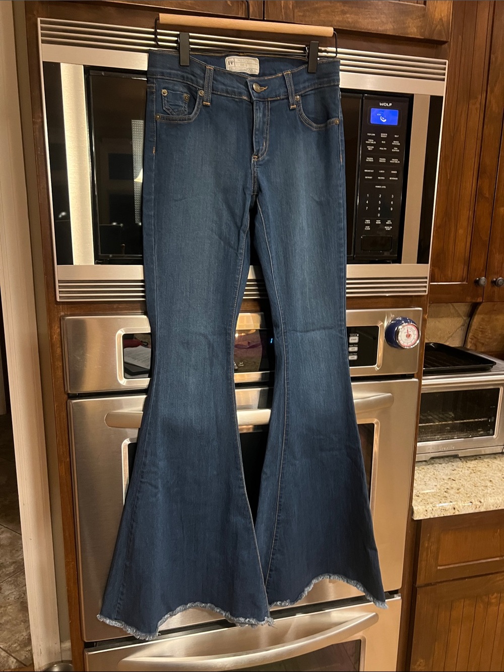 FREE PEOPLE NWOT WMNS FLARE BLUE JEANS LOW RISE BELL BOTTOM BOHO CHIC SIZE 27